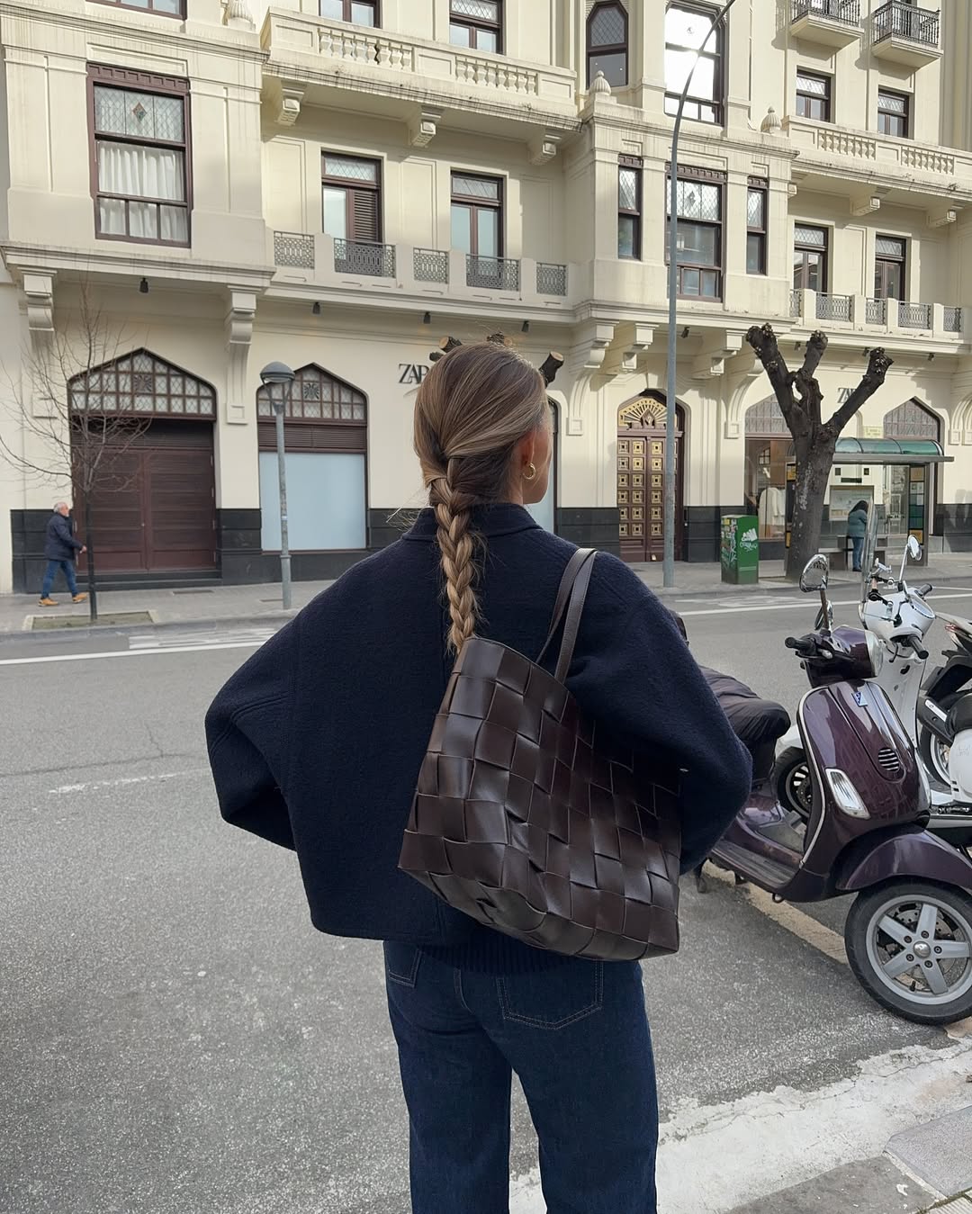 Tran&ccedil;a baixa moderna &eacute; op&ccedil;&atilde;o pr&aacute;tica e elegante para o trabalho