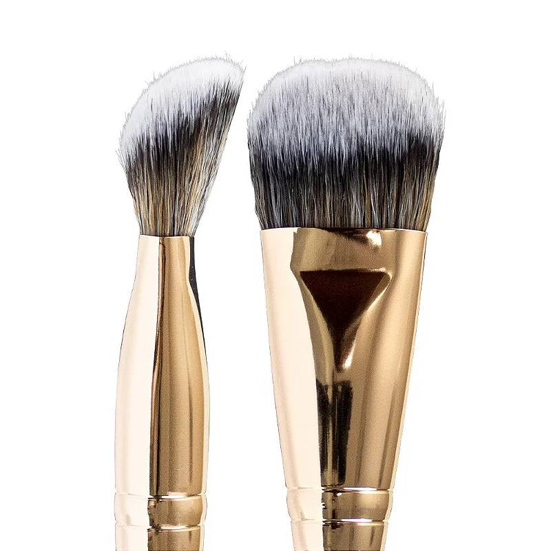 Pincel língua de gato para base, de Lully Makeup.