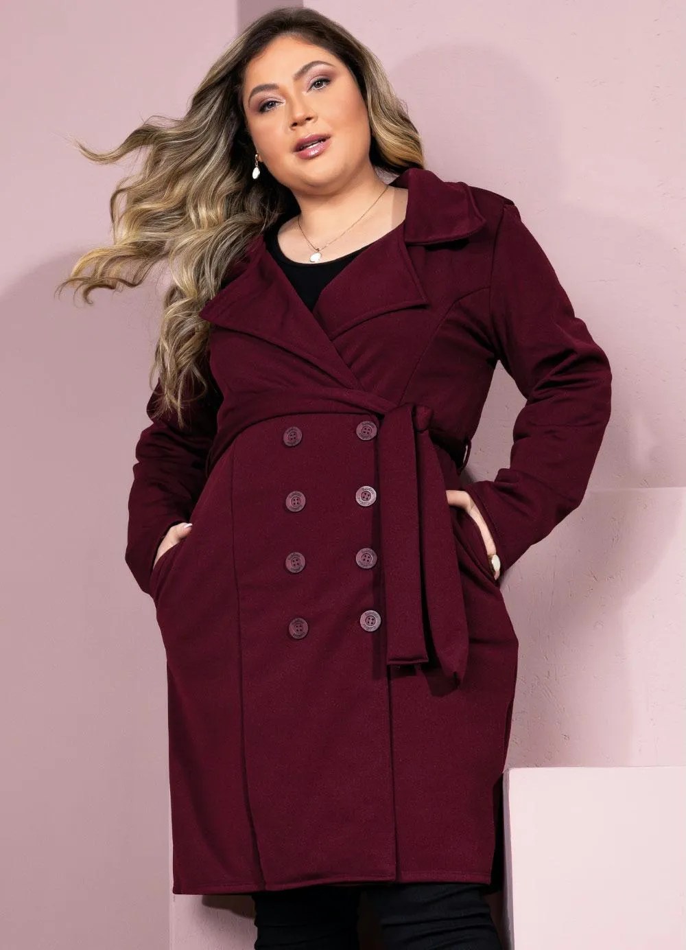 Trench coat vinho plus size