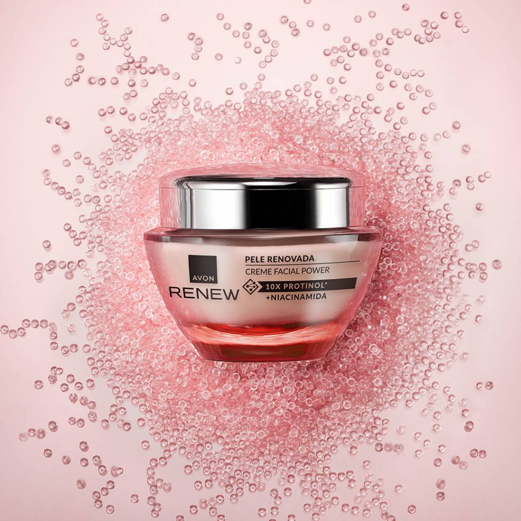 Na maturidade, a pele exige novas necessidades. A rotina de cuidados passa a exigir mais atenção, especialmente para preservar a firmeza, o brilho e a hidratação. É aqui que os tratamentos anti-idade ganham protagonismo, ajudando a suavizar linhas de expressão e a recuperar o colágeno perdido.