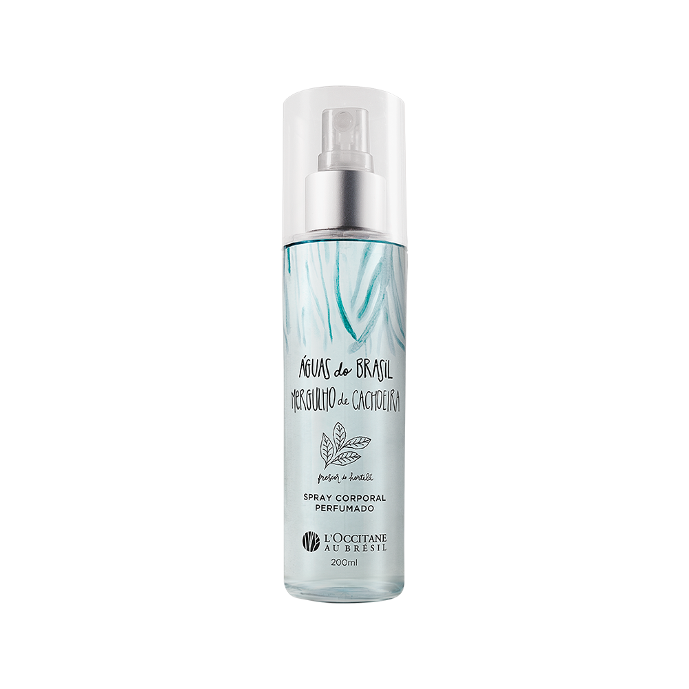 Foto do body splash mergulho de cachoeira