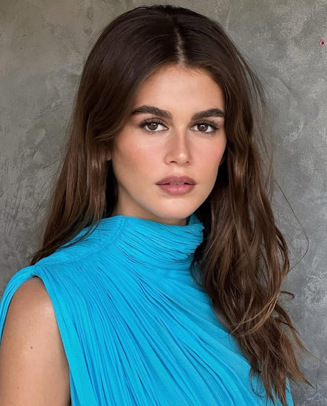 Cabelo chocolate iluminado em alta