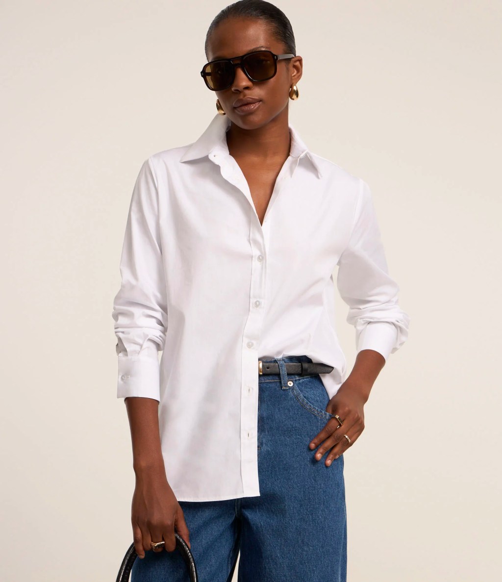 Foto de uma camisa branca