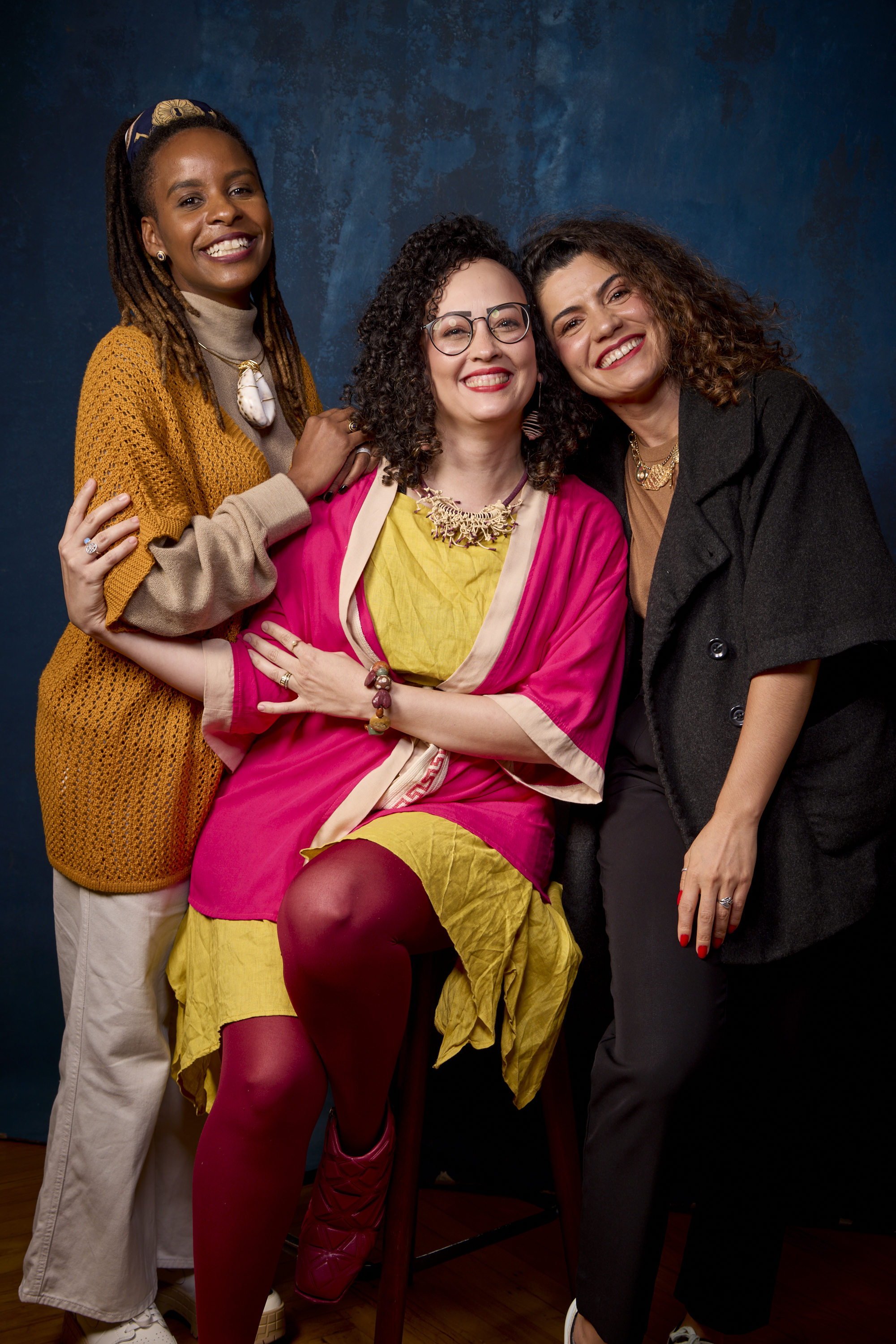 Imagem mostra Monique Evelle, Hel&ocirc; Rodrigues e Karla Carbonera na Casa Cl&atilde; Finan&ccedil;as 2025.