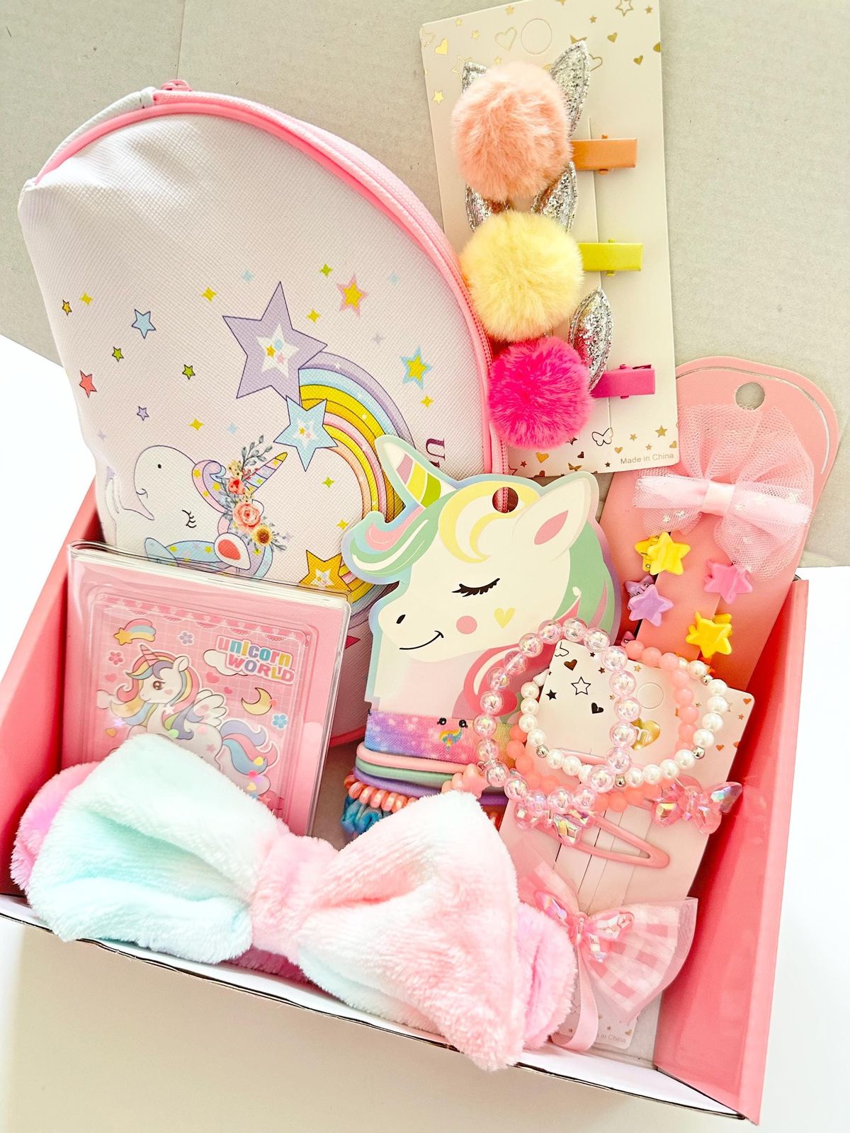 Presente de unic&oacute;rnio para crian&ccedil;as.