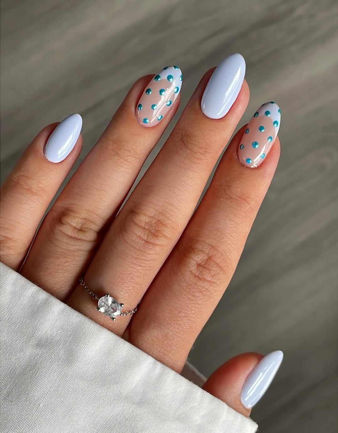 Azul beb&ecirc; pastel traz frescor e leveza para a esmalta&ccedil;&atilde;o