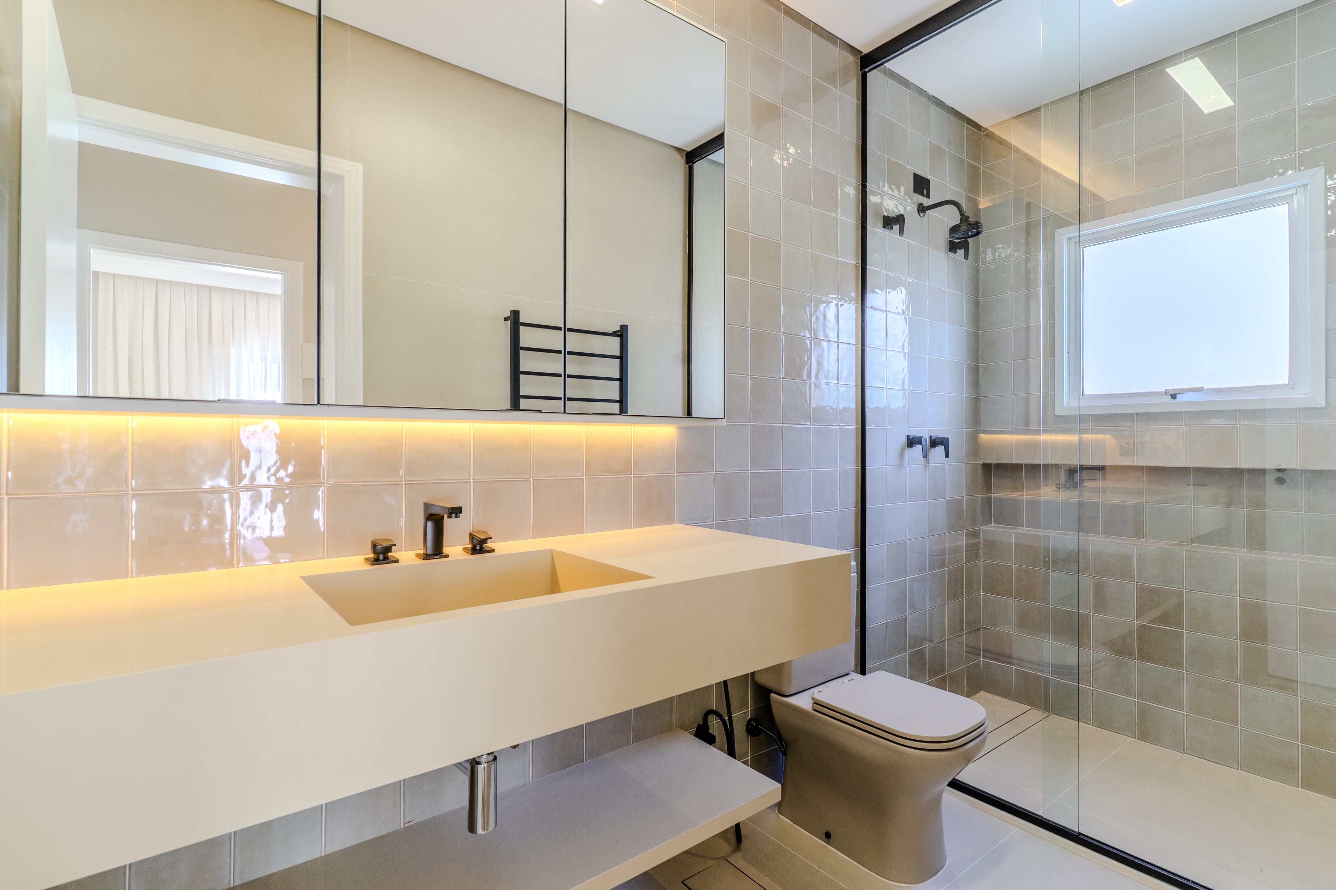 Banheiros com box at&eacute; o teto