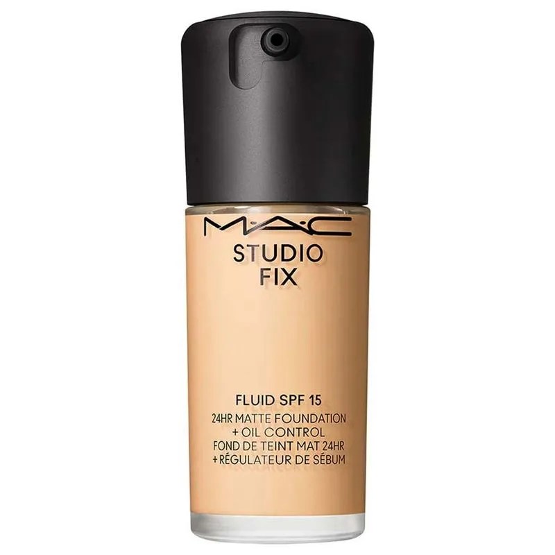 Foto da base matte Mac Studio Fix Fluid