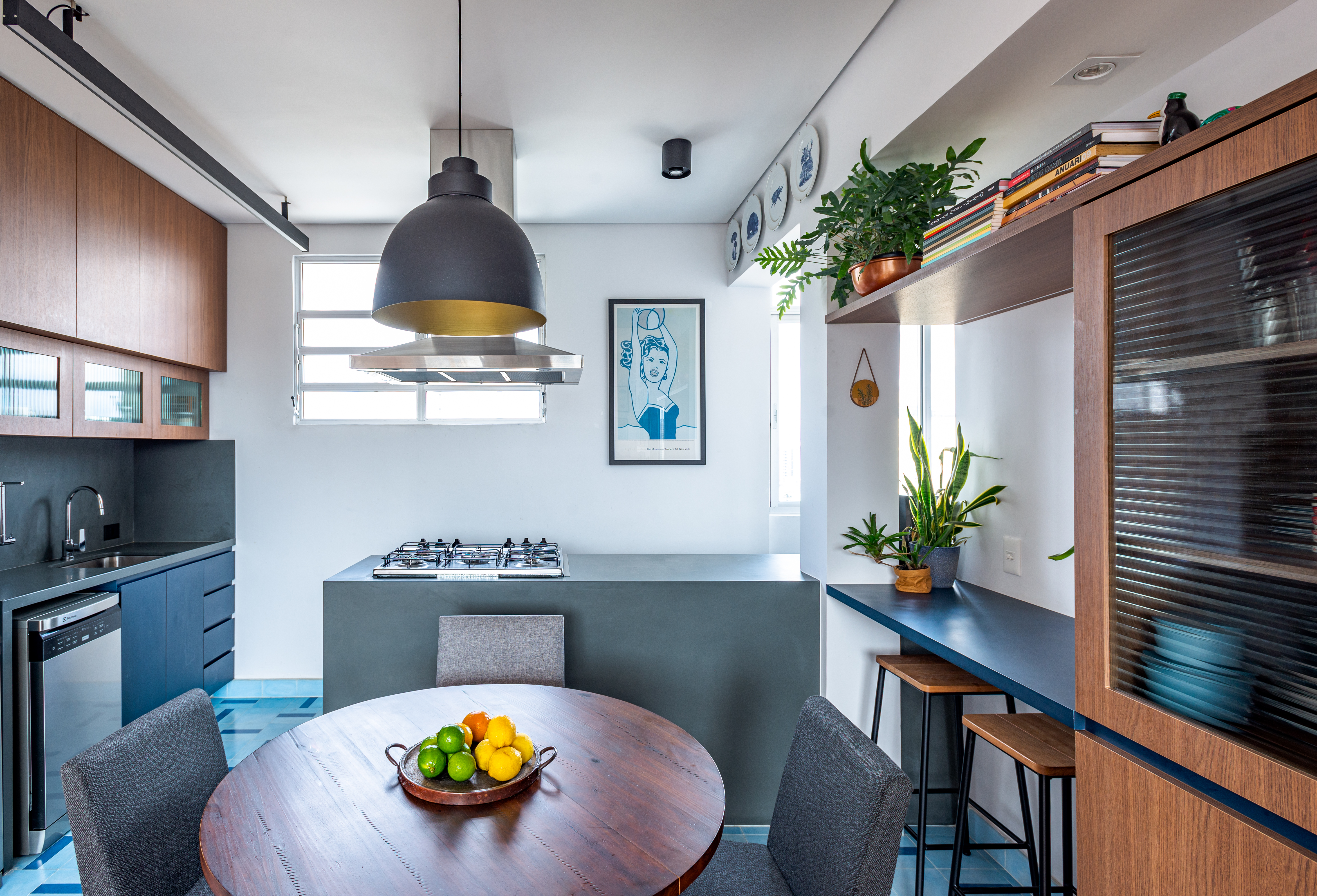 Decora&ccedil;&atilde;o criativa para cozinhas pequenas