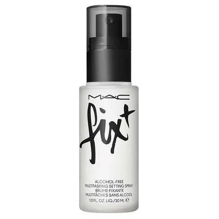 A Bruma Facial Multifuncional M&middot;A&middot;C Fix+ &eacute; vers&aacute;til e vem com um pump que provoca uma bruma delicada durante a aplica&ccedil;&atilde;o.