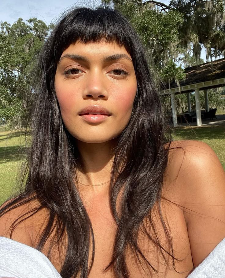 Franja curtinha: estilo moderno e ousado que destaca o olhar