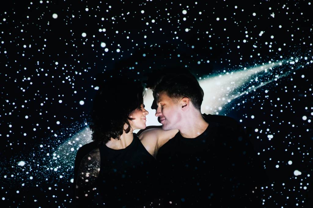 Horóscopo da semana (13 a 19/10): encontros inesperados e mudanças no amor