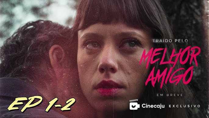 Imagem de mulher vista de frente um homem a abra&ccedil;ando na capa da novela vertical 