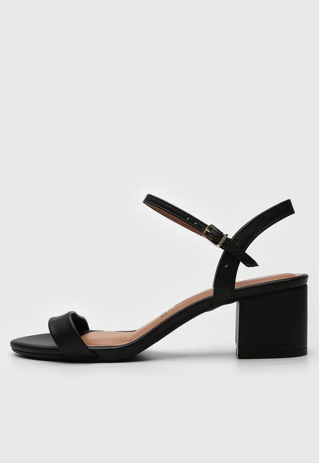 Foto de uma sandália com salto preta