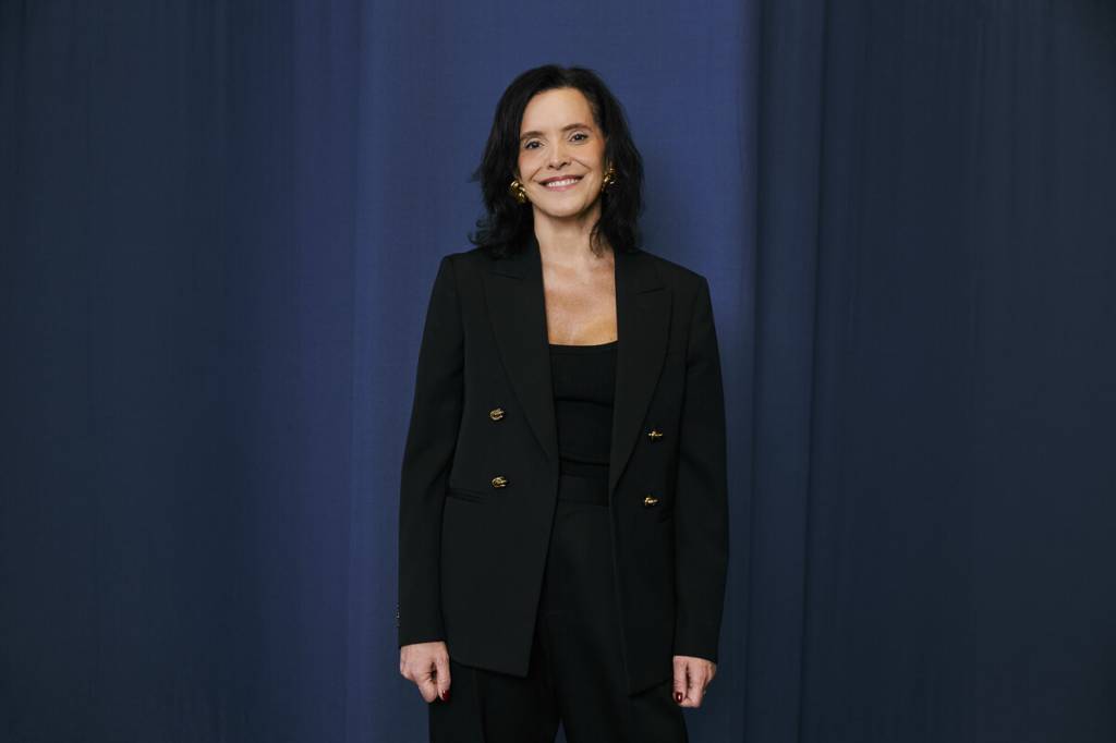 Quem é Andrea Pinheiro, finalista do Prêmio CLAUDIA 2025 que revolucionou a Bienal