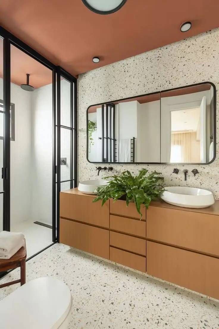 Banheiro com revestimento de granilite