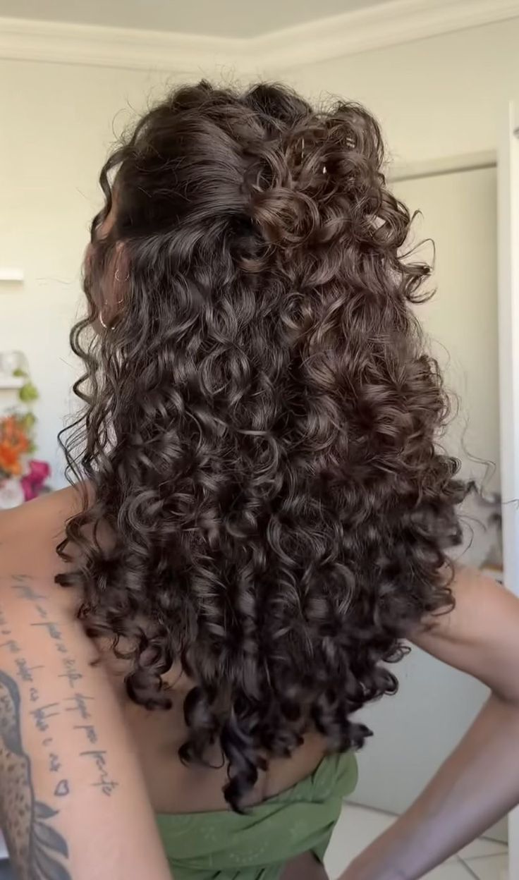 Semipreso para cabelos cacheados com volume e defini&ccedil;&atilde;o