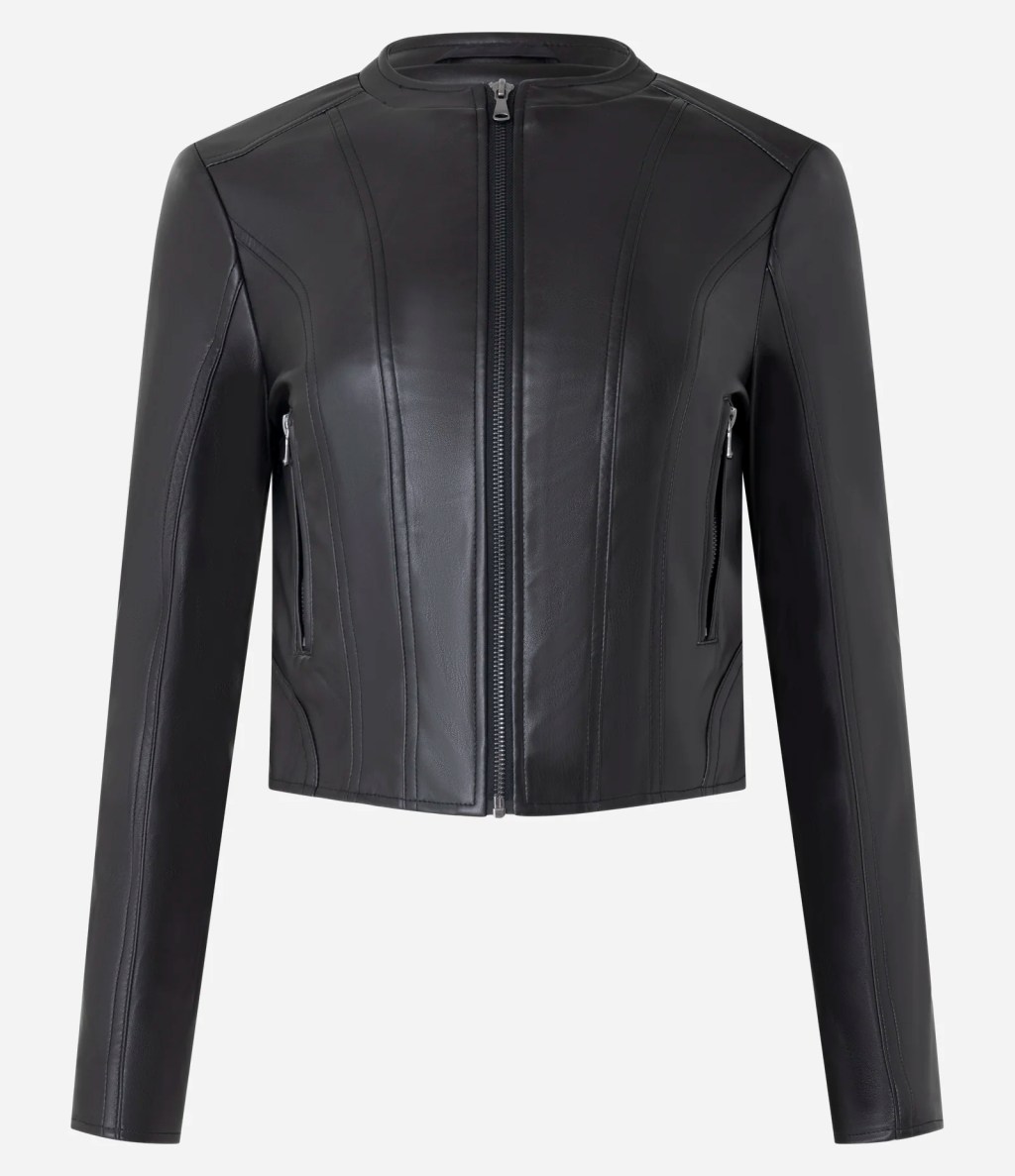 Foto de uma jaqueta de couro preta