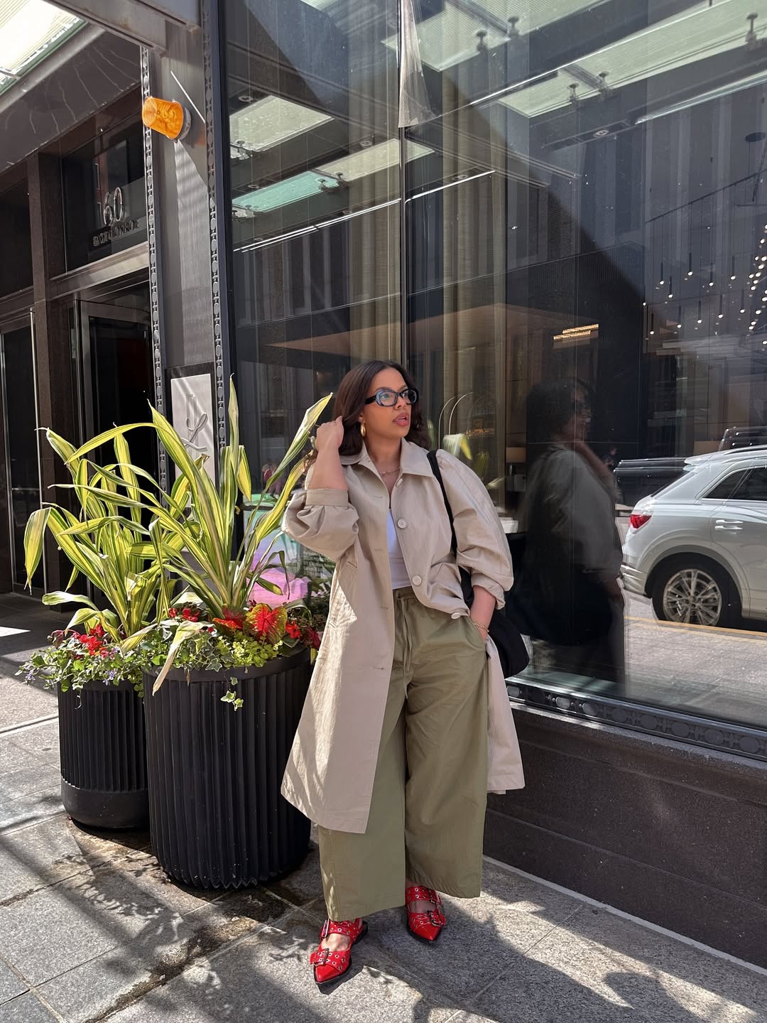 Trench coat leve para look elegante entre frio e calor