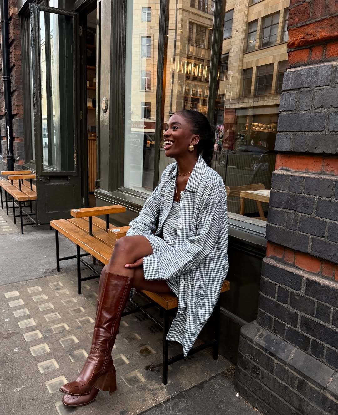 Look com camadas leves para dias de temperatura inst&aacute;vel