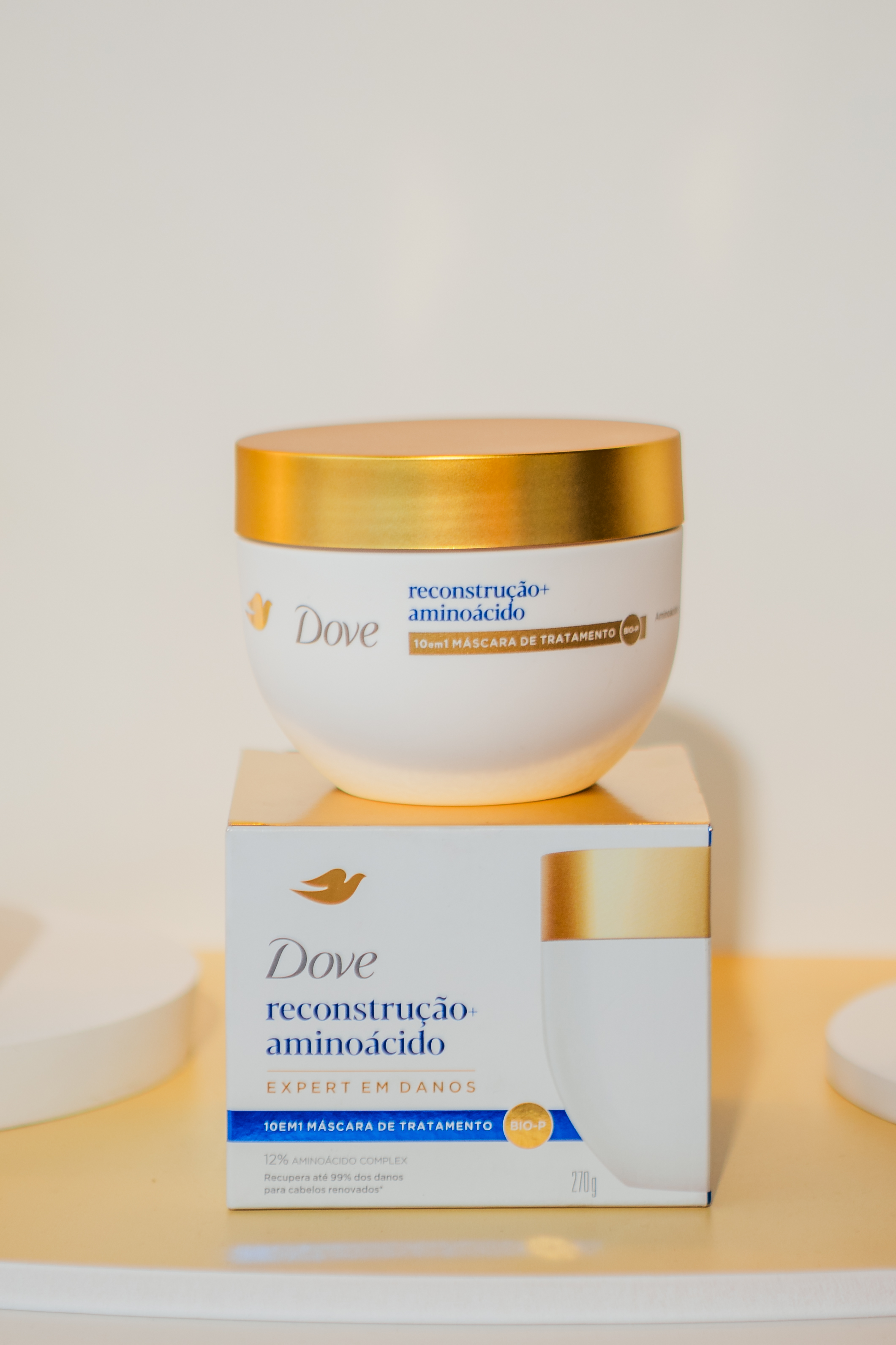 Imagem da m&aacute;scara de reconstru&ccedil;&atilde;o da dove que desmaia o cabelo em 1 minuto.