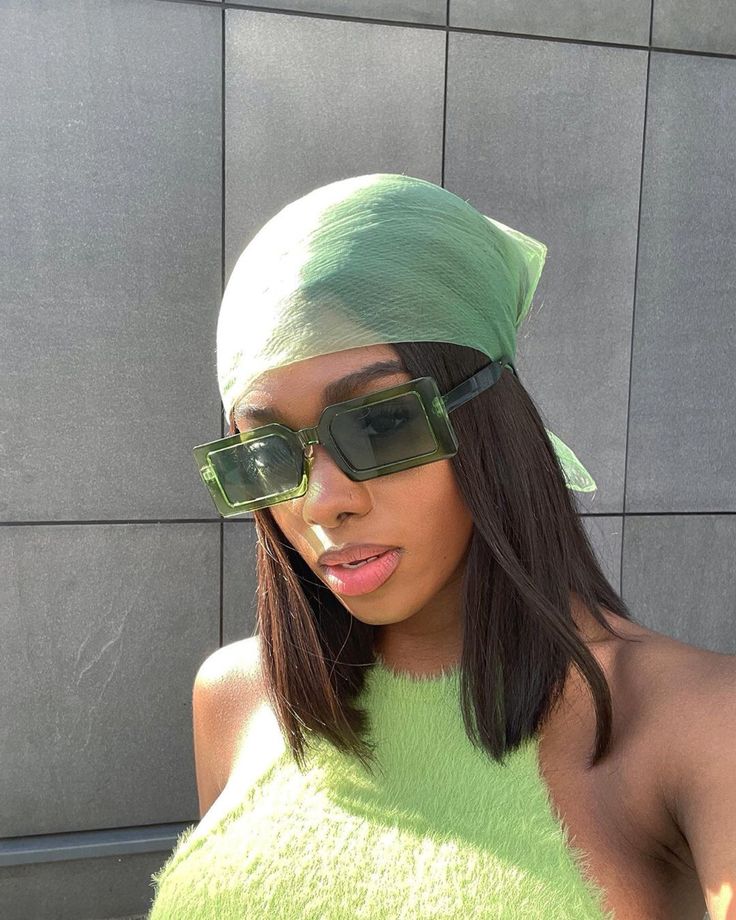 &Oacute;culos verdes transl&uacute;cidos para looks modernos de ver&atilde;o