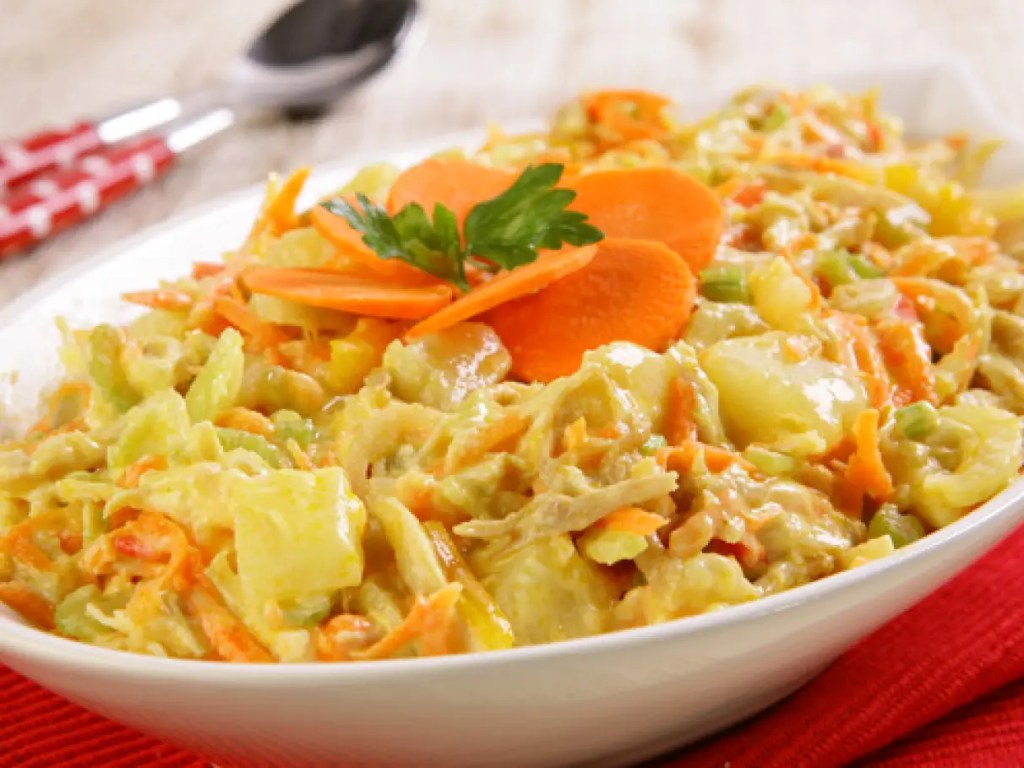 Salpicão de Natal fácil: pronto em minutos e cheio de sabor