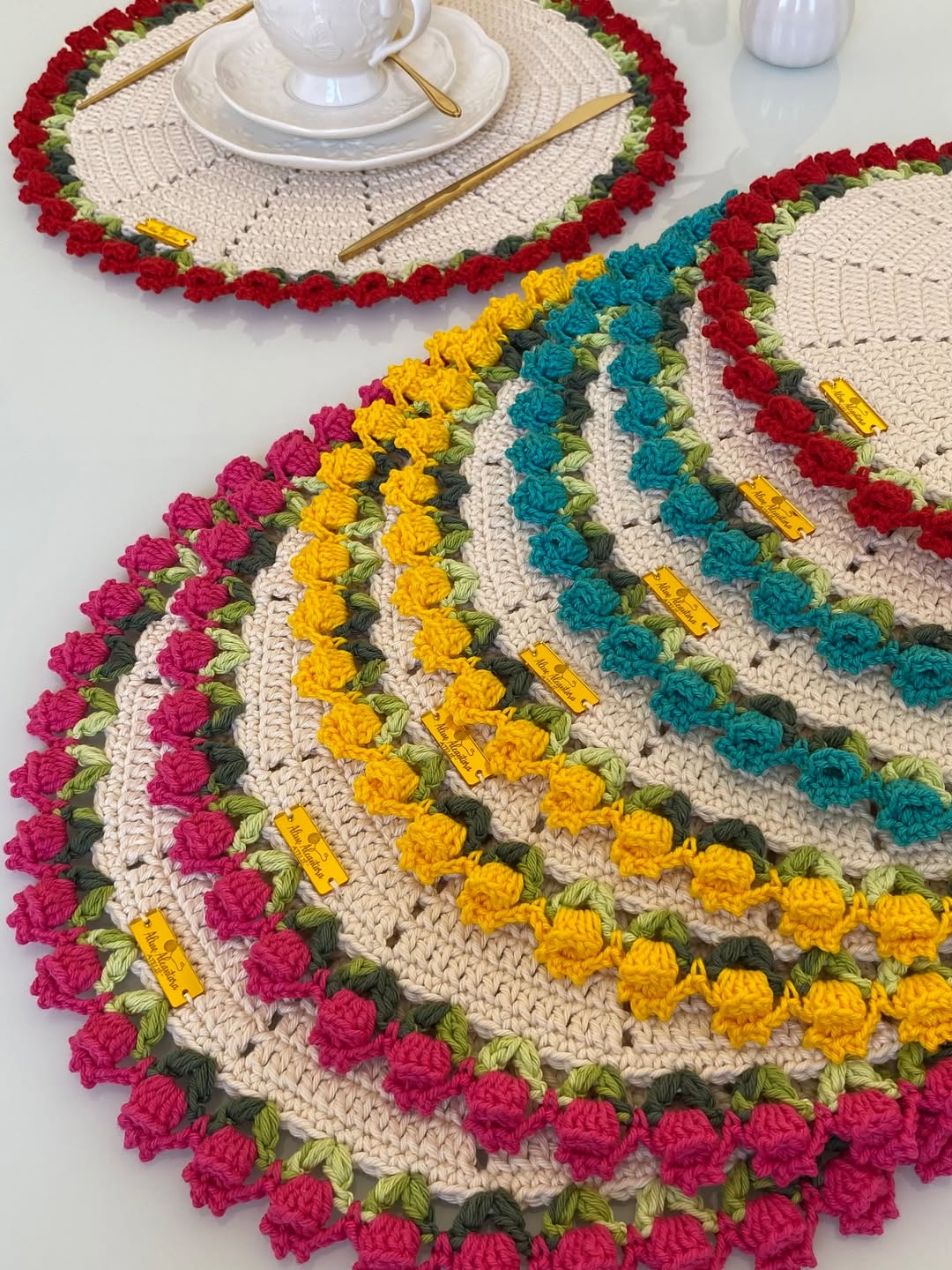 Jogos americanos com borda colorida