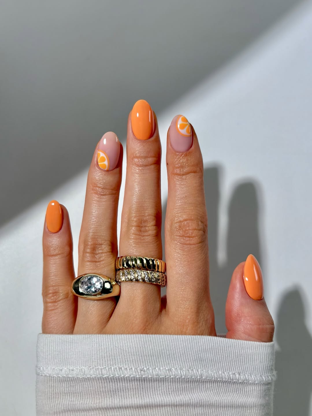 Esmalte laranja c&iacute;trico: cor vibrante do ver&atilde;o 2026