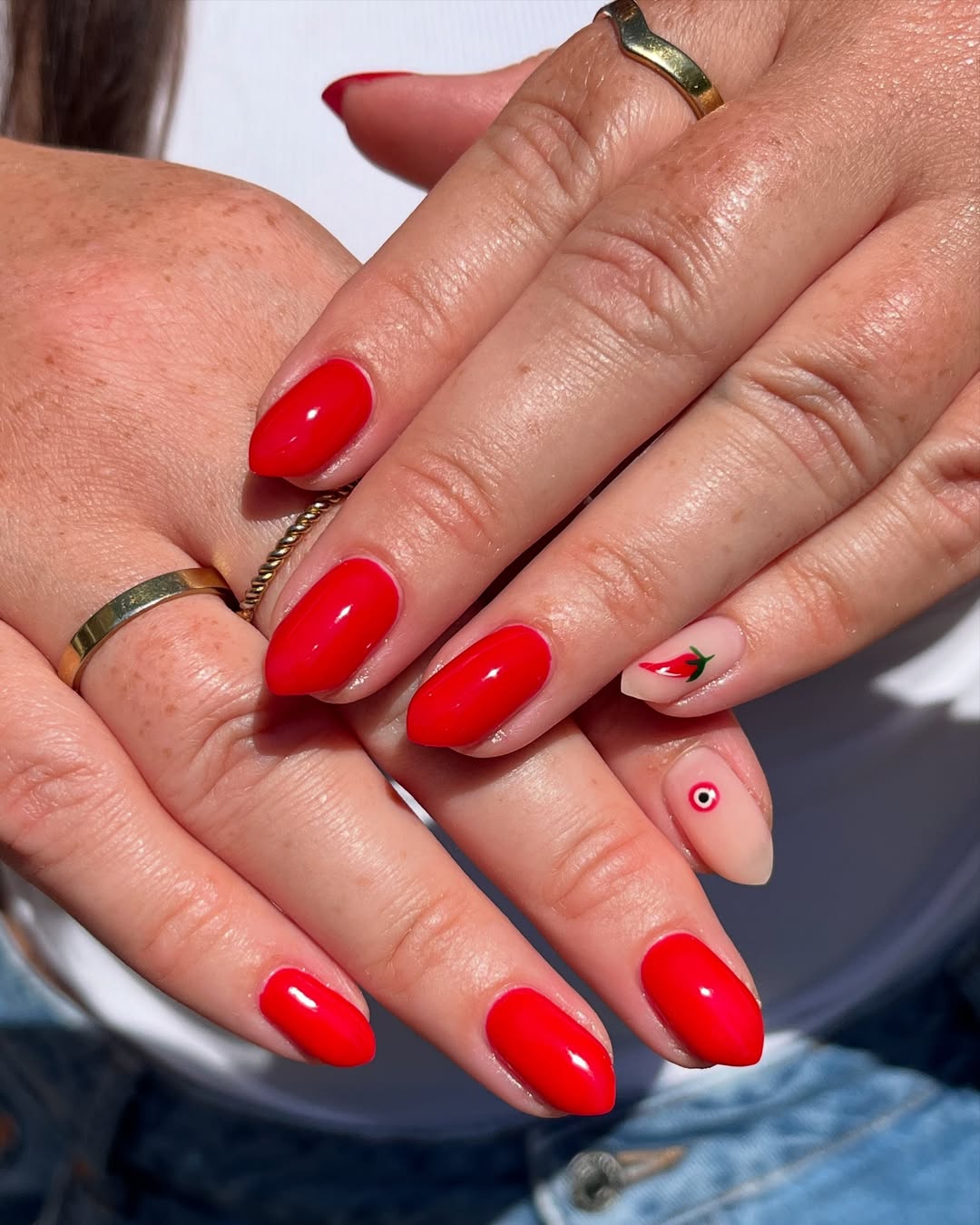Esmalte vermelho intenso: cl&aacute;ssico do ver&atilde;o 2026