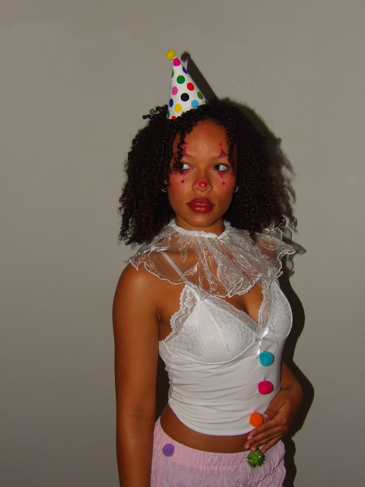 Fantasia de palhacinha moderna e leve para o Carnaval 2026