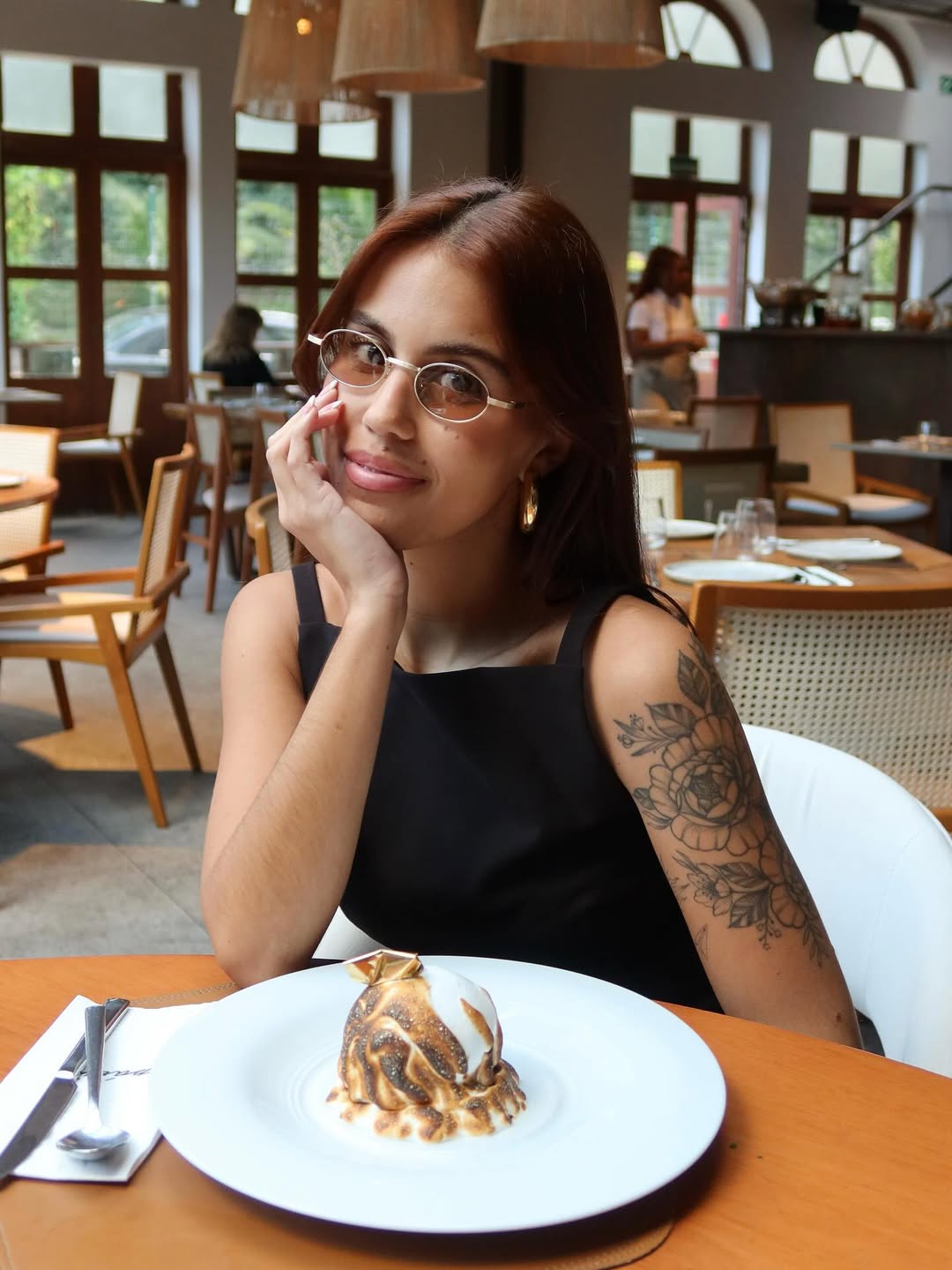 &Oacute;culos de sol delicados seguem como op&ccedil;&atilde;o elegante em 2026