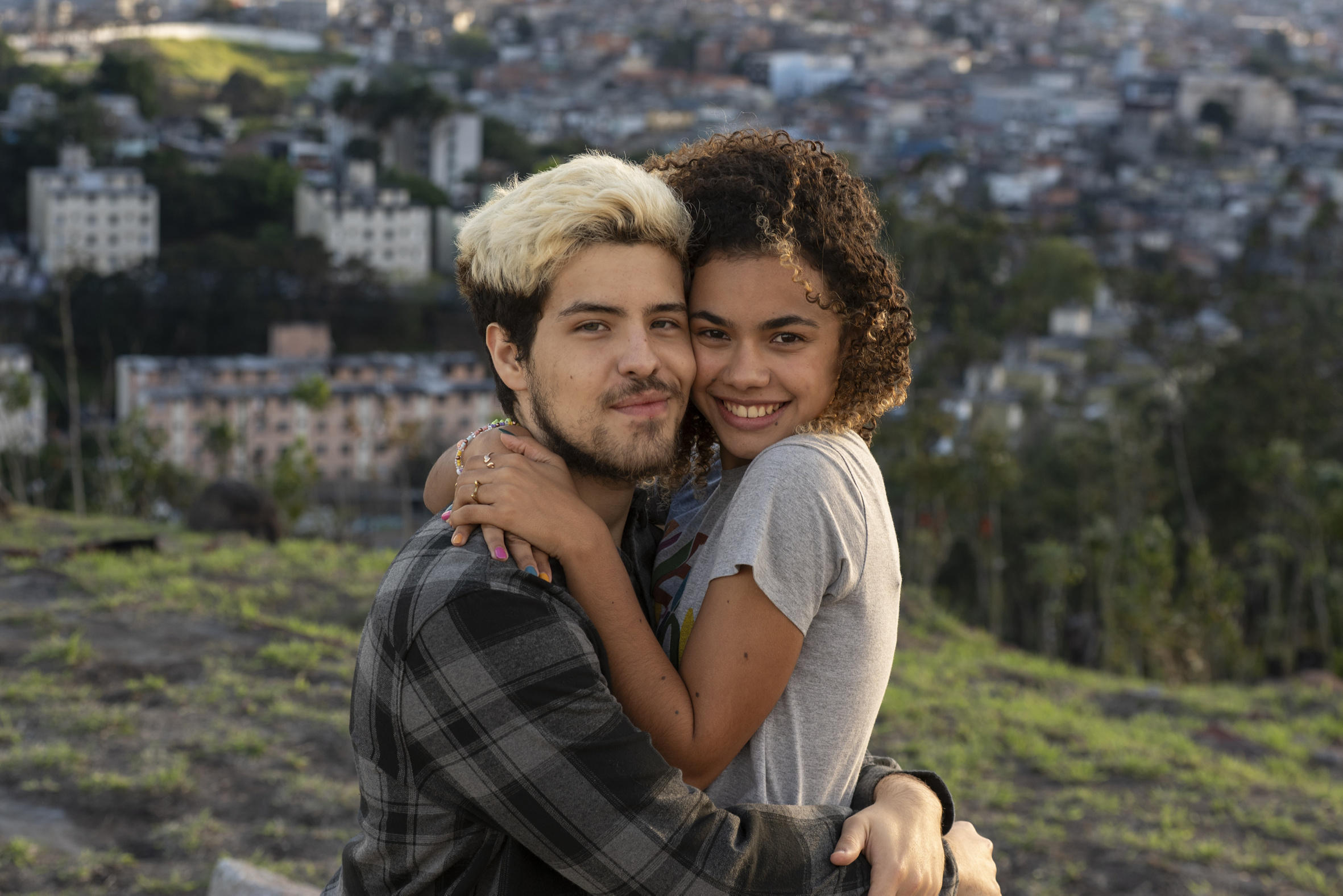 Resumo Três Graças (07/01): Joélly revela a identidade do pai de seu bebê