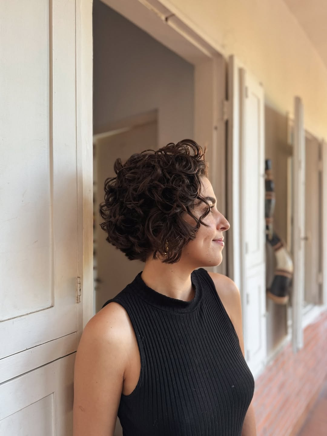 Corte bob ondulado cl&aacute;ssico com ondas suaves