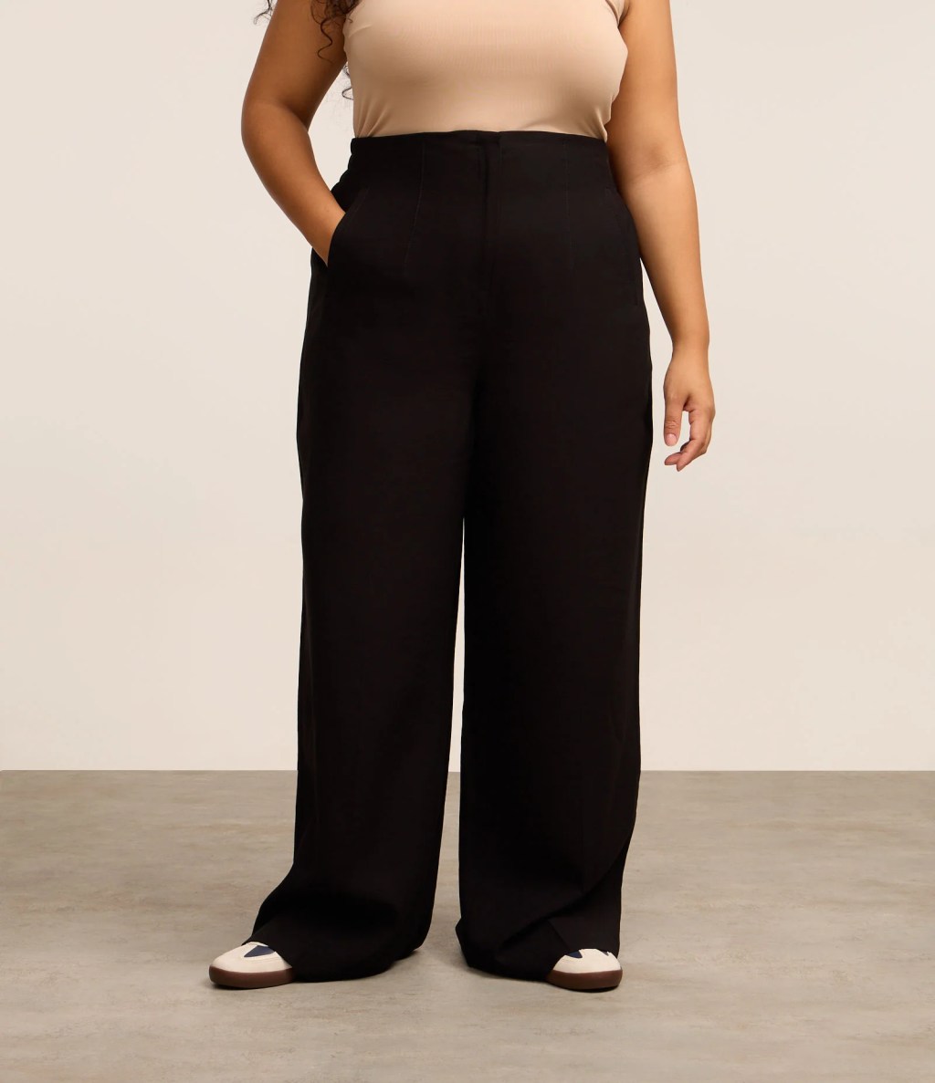 Cal&ccedil;a wide leg preta plus size