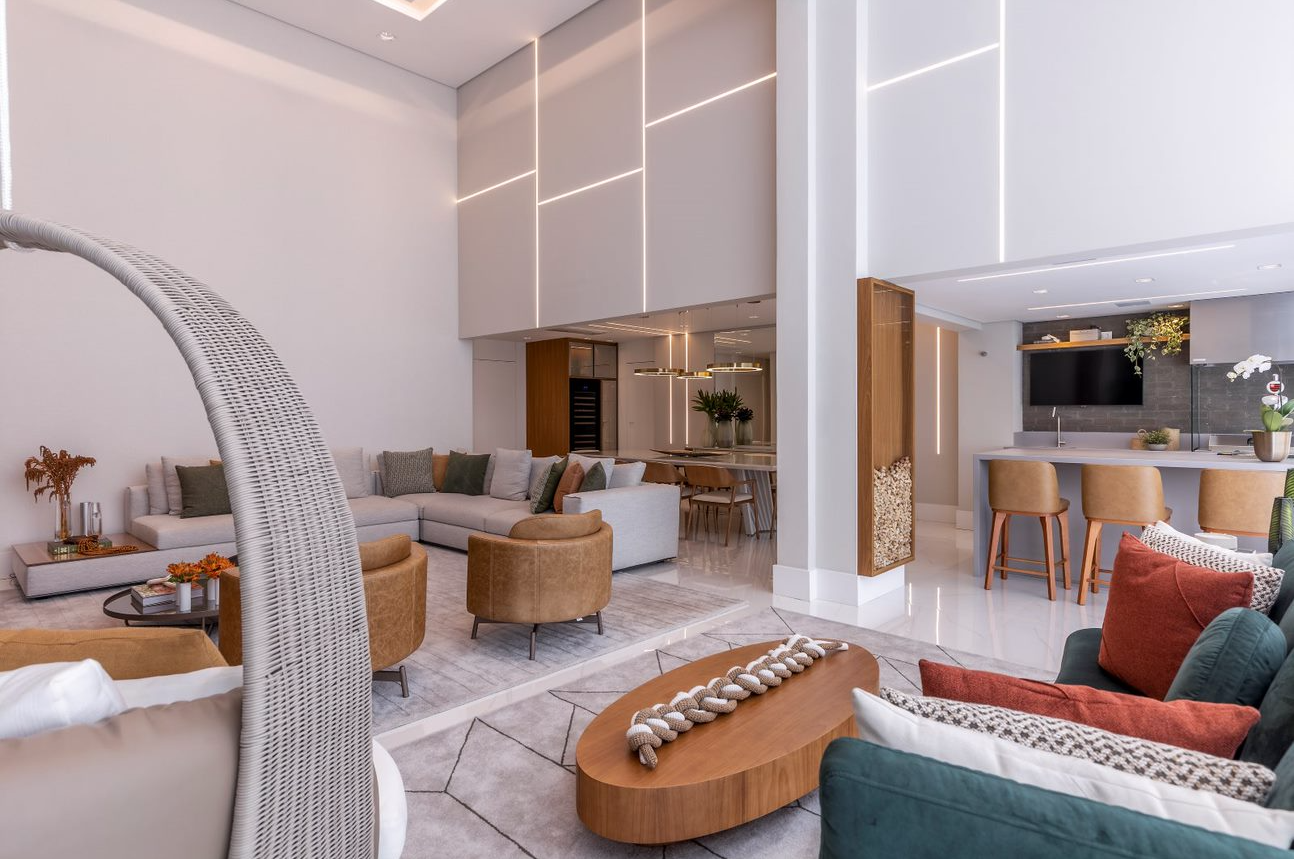 Como aproveitar e decorar sala com pé-direito duplo