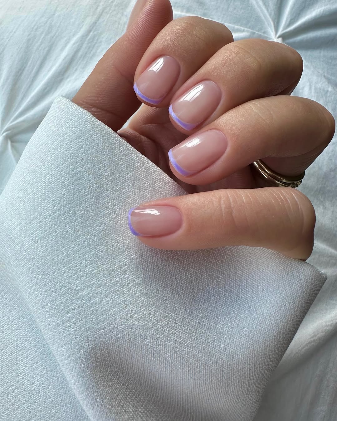 Microfrancesinha lil&aacute;s delicada com base rosada