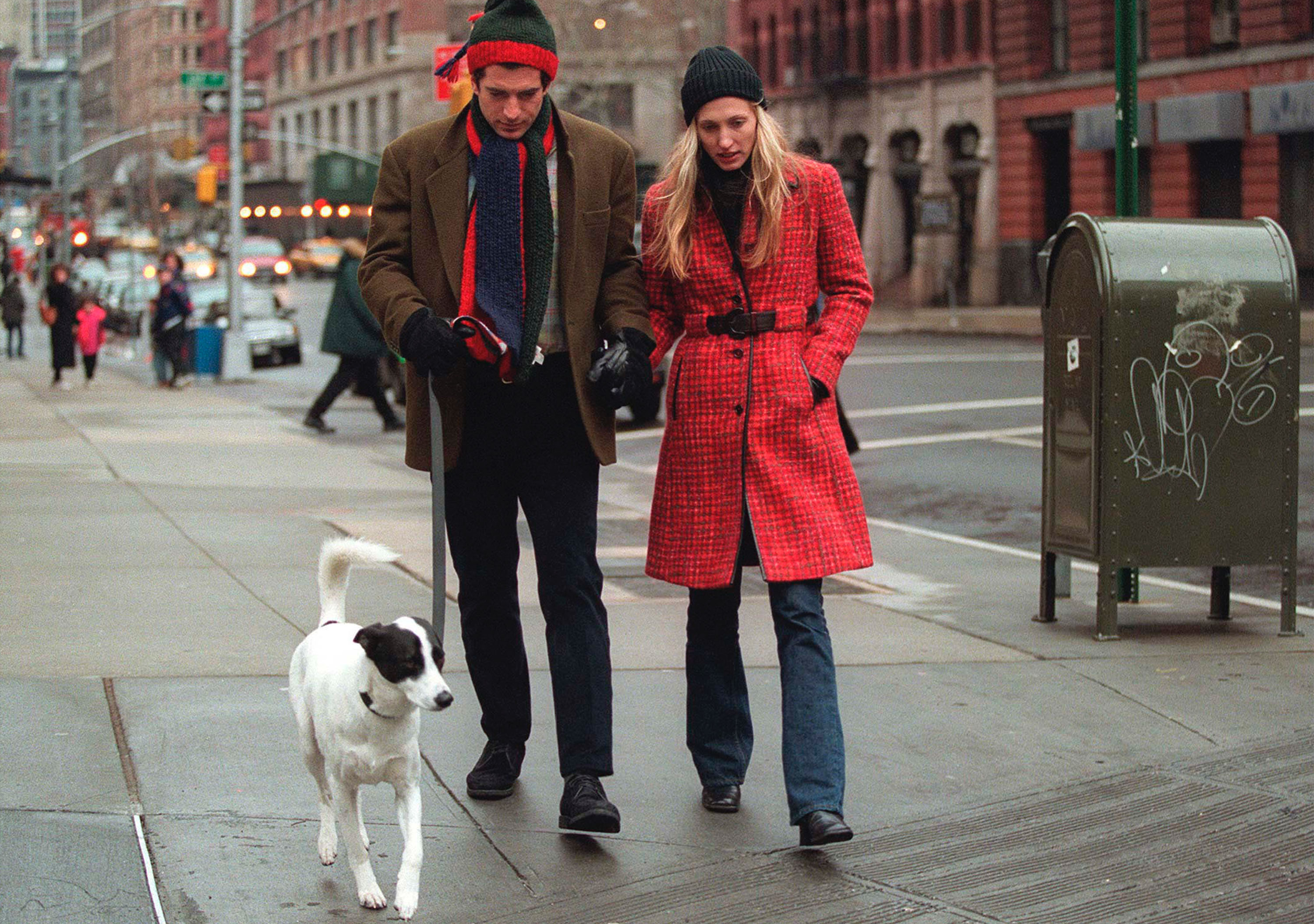 Inspira&ccedil;&atilde;o de look elegante para o frio de Carolyn Bessette