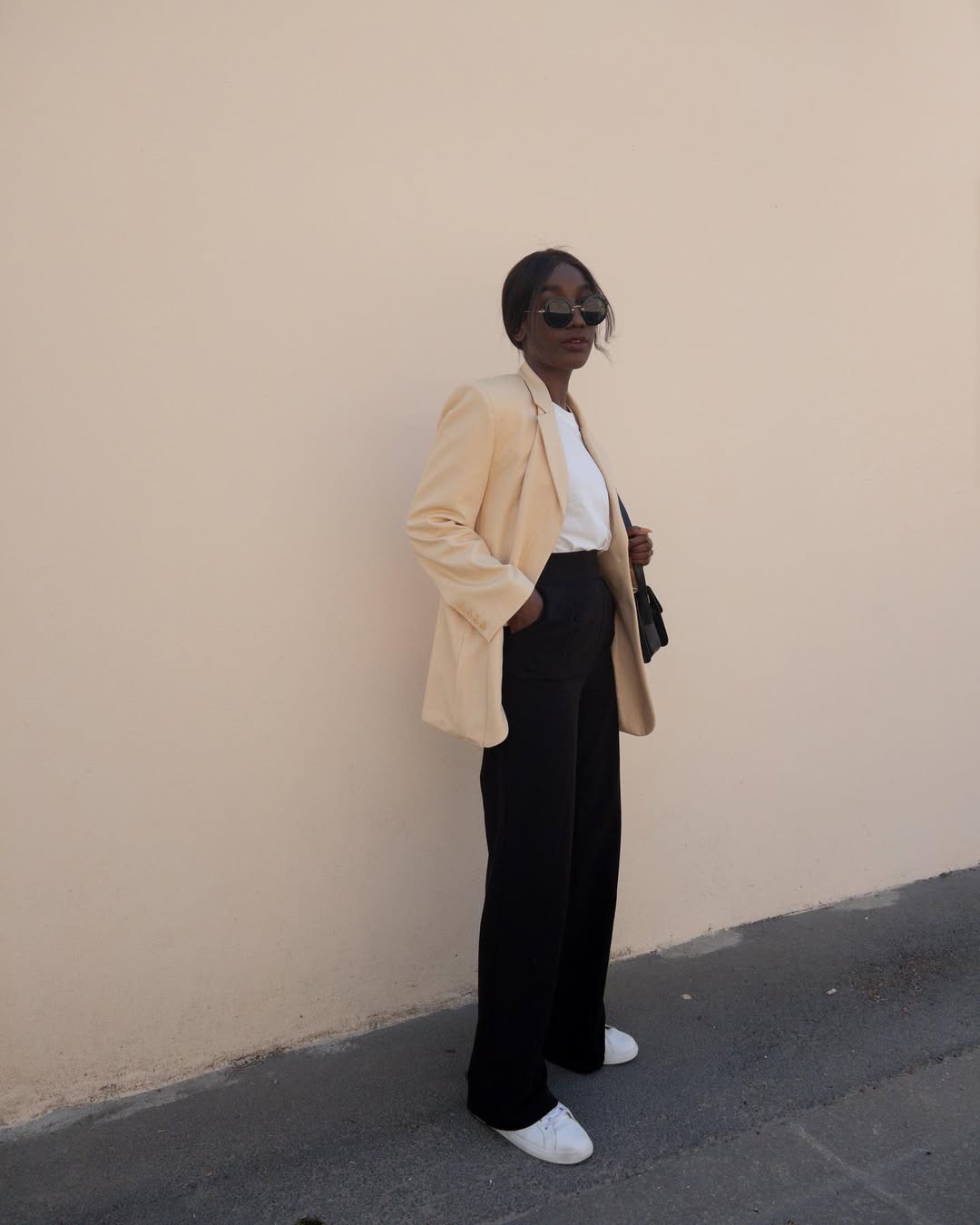 Look para trabalhar com camiseta branca