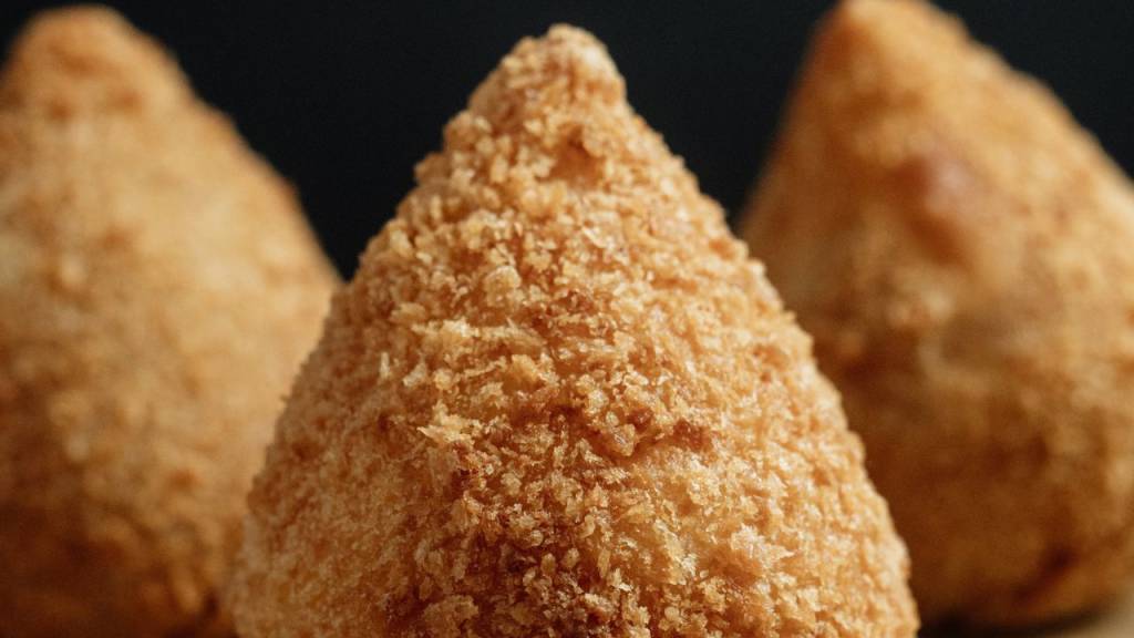 Coxinha de tapioca na air fryer: receita fácil, leve e sem fritura