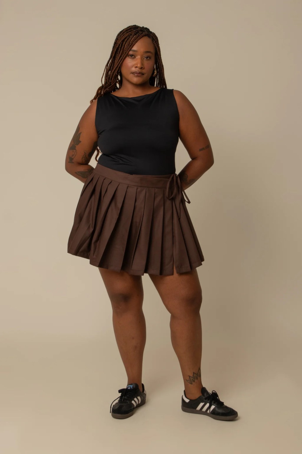 Foto de uma saia plissada marrom