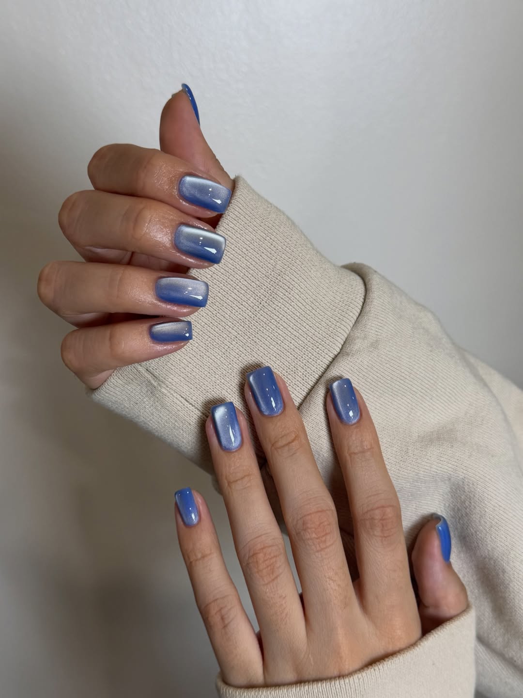 Unhas olhos de gato azul m&eacute;dio com brilho central delicado