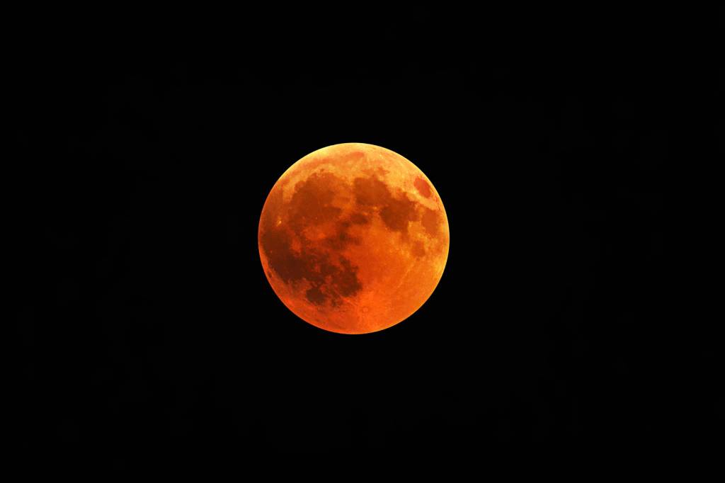Lua Cheia de Sangue em Virgem traz “faxina” social e espiritual