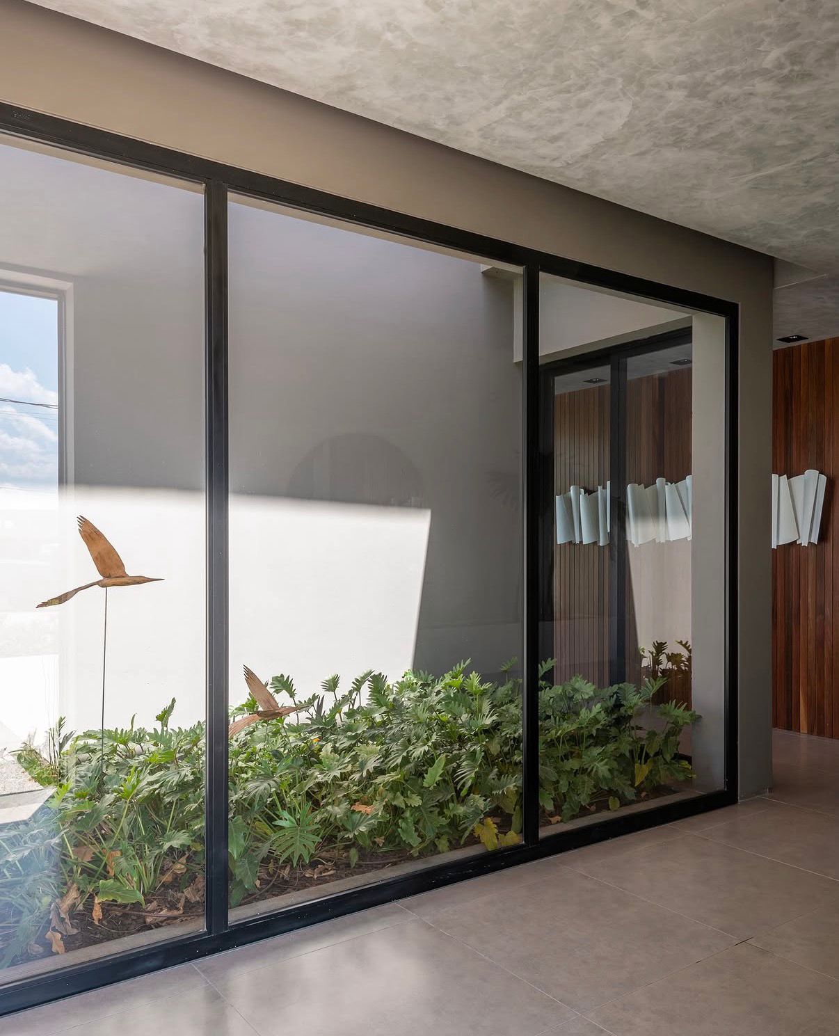 Verde em casa!: o que &eacute; jardim de inverno, como ter e inspira&ccedil;&otilde;es repletas de verde