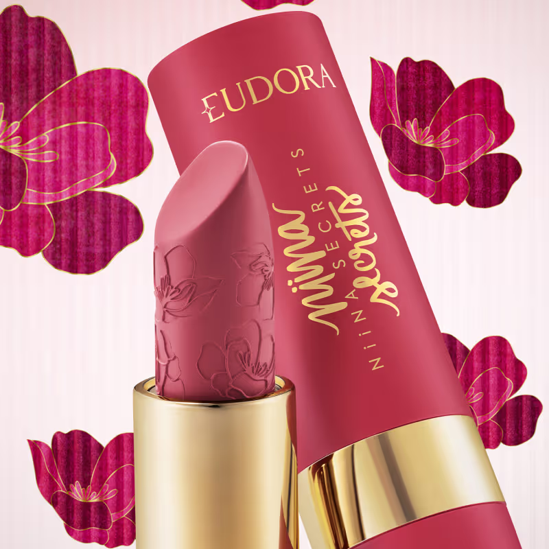 Batom com efeito soft blur, de Eudora Niina Secrets