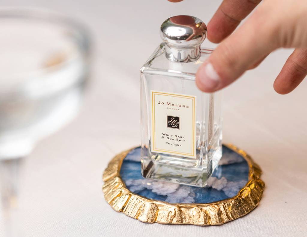 7 perfumes sem gênero para dividir com o parceiro e economizar no frasco