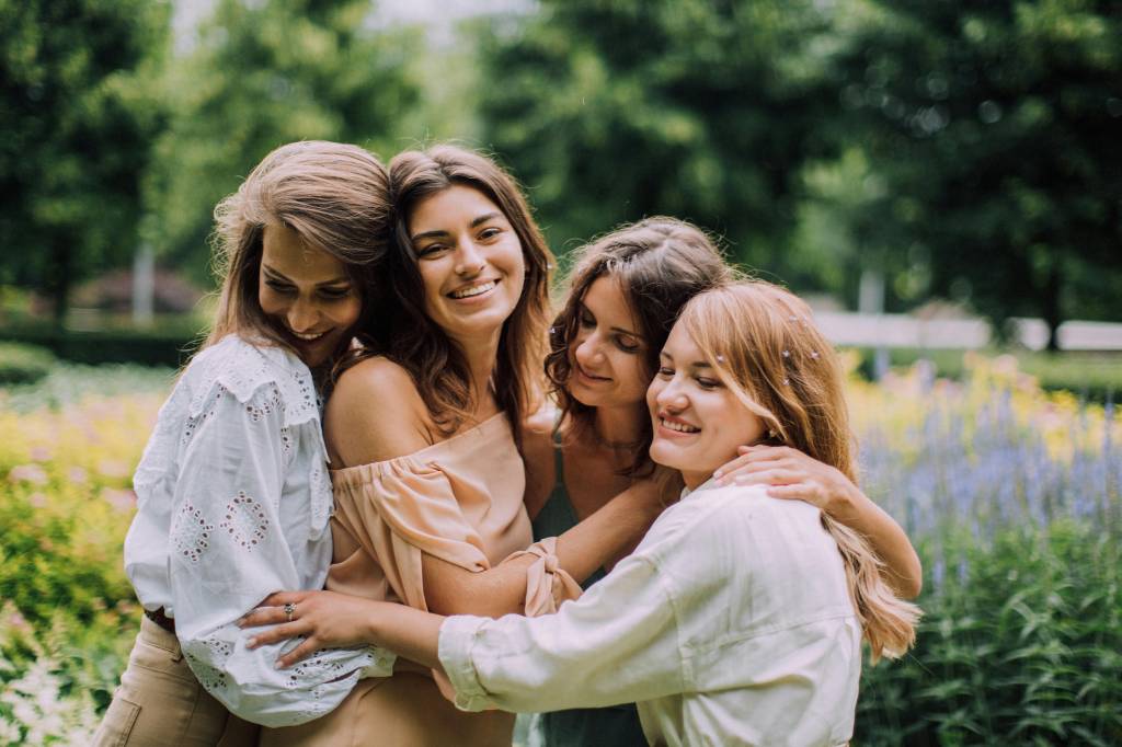 Skin Cycling: como adaptar sua rotina de skincare ao longo das fases do ciclo menstrual