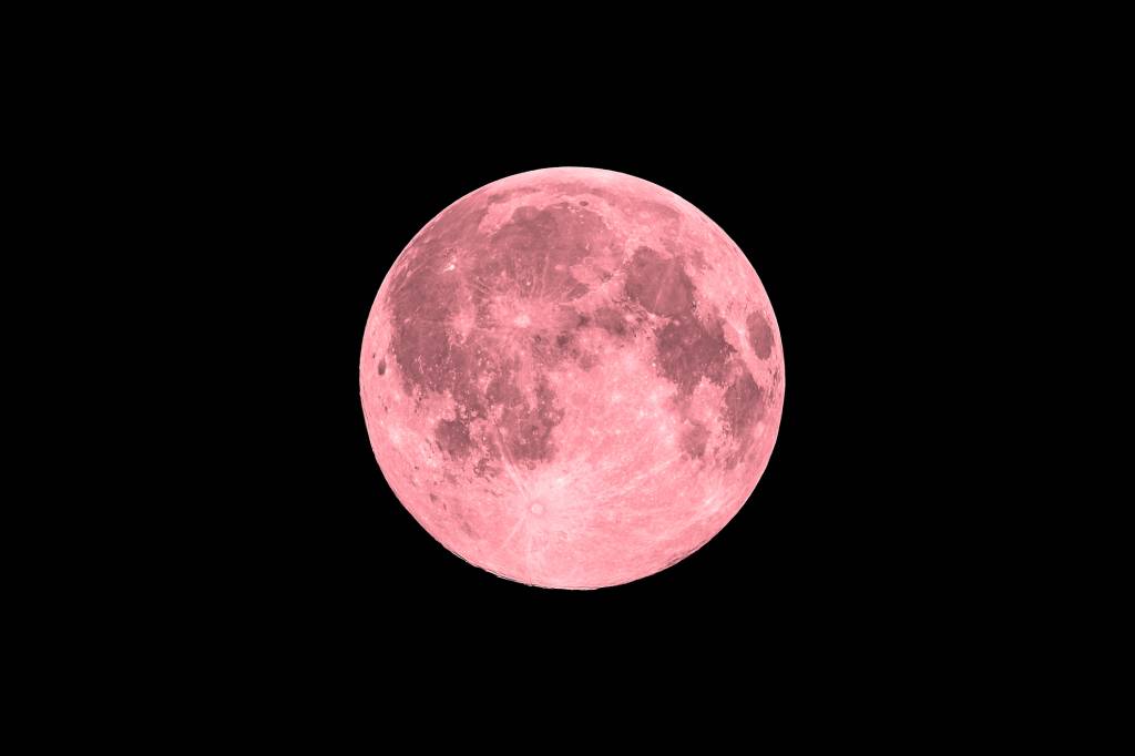 Lua vai ficar rosa hoje? Entenda a Lua de Morango desta segunda, visível no Brasil