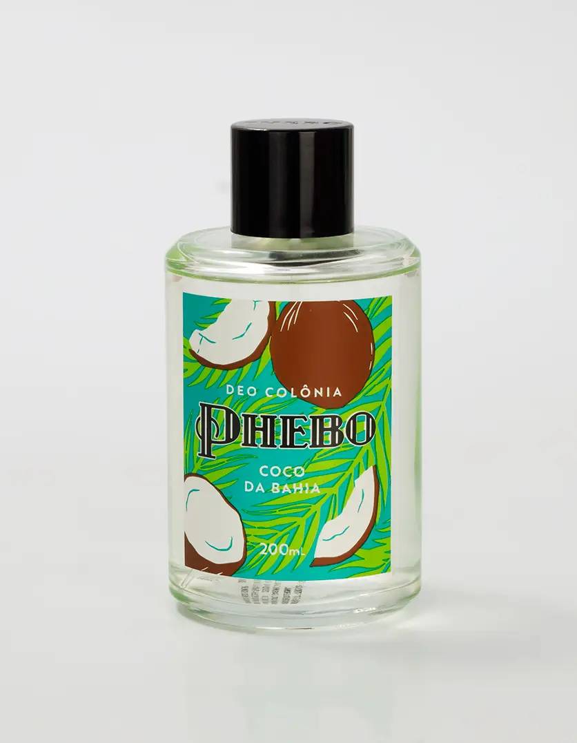 Frasco de deo col&ocirc;nia Phebo Coco da Bahia, 200ml, com tampa preta e r&oacute;tulo verde-&aacute;gua com folhas de coqueiro e cocos inteiros e em peda&ccedil;os