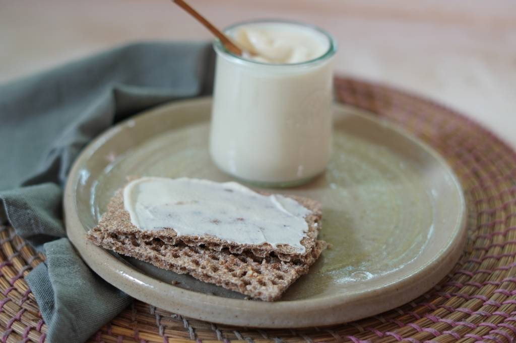 Requeijão caseiro com 3 ingredientes: aprenda receita fácil, cremosa e pronta em 20 minutos